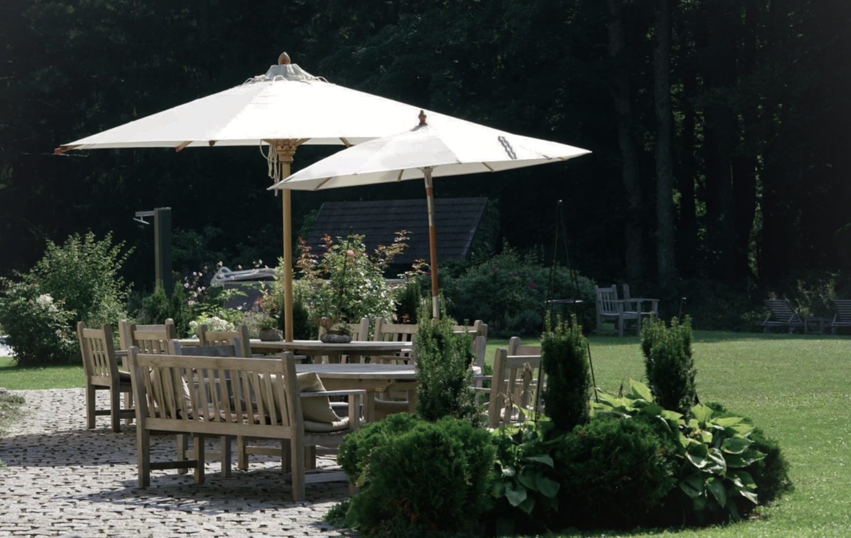 Fairytale Lodgepng_Garden-07